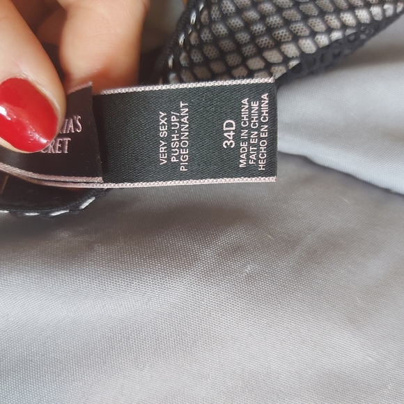 NWOT Victoria Secret push up bra! - Picture 2 of 4